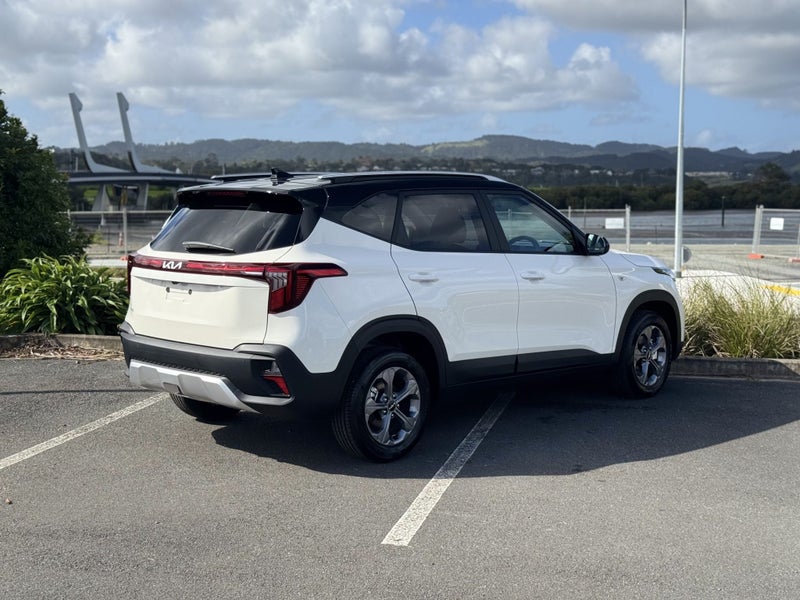 2026 Kia Seltos LX 2.0 auto image 3
