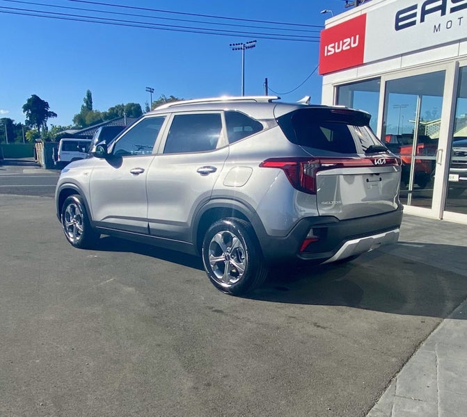 2026 Kia Seltos LX 2.0 Gasoline IVT image 3