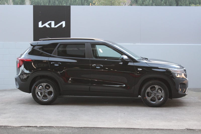 2026 Kia Seltos LX 2.0 SUV image 2