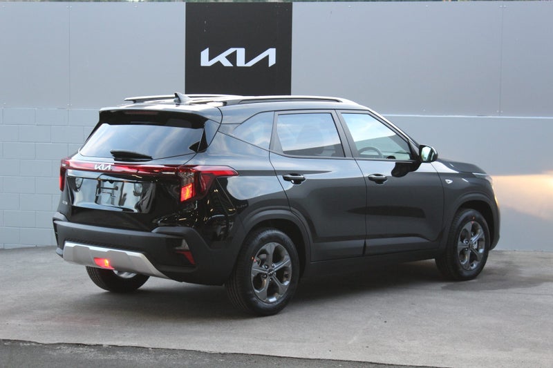 2026 Kia Seltos LX 2.0 SUV image 3