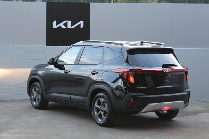 2026 Kia Seltos LX 2.0 SUV image 5