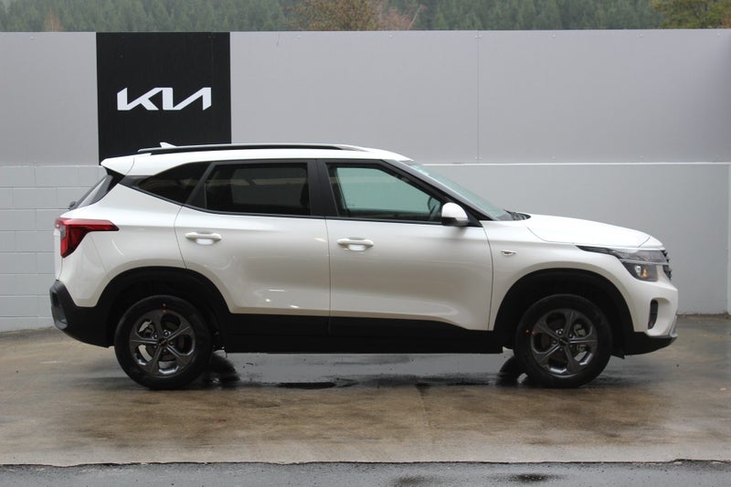 2026 Kia Seltos LX 2.0 SUV image 2