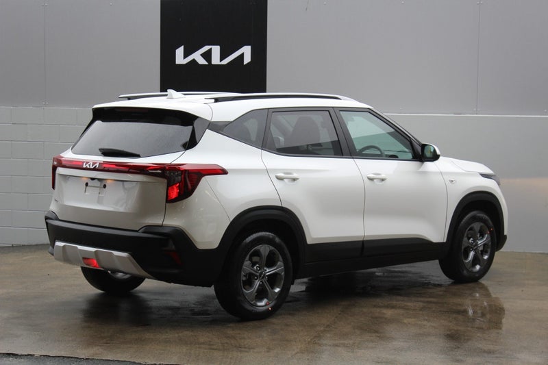 2026 Kia Seltos LX 2.0 SUV image 3