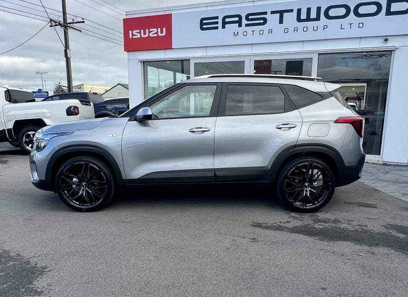 2026 Kia Seltos LX 2.0L auto image 2