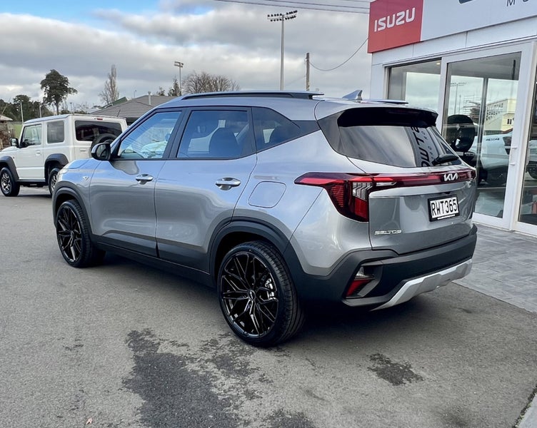 2026 Kia Seltos LX 2.0L auto image 3