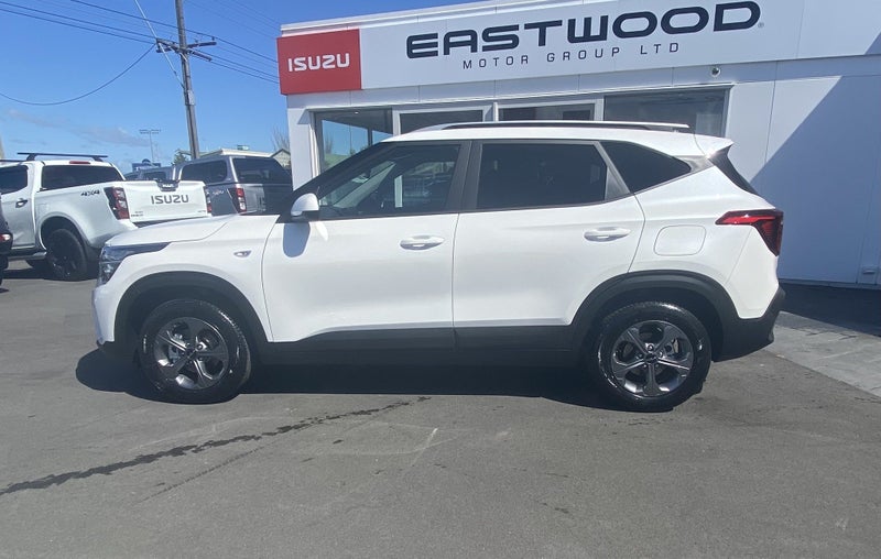 2026 Kia Seltos LX 2.0L auto image 2