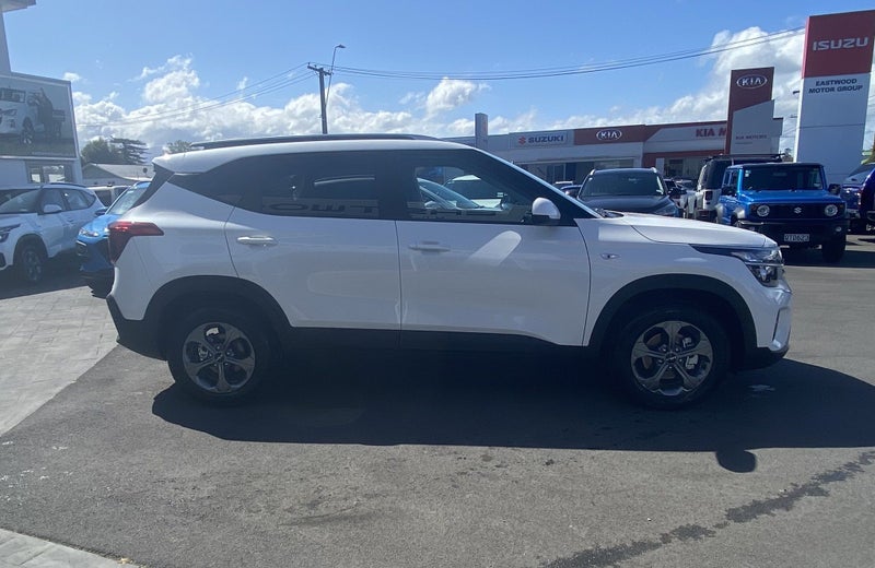 2026 Kia Seltos LX 2.0L auto image 5