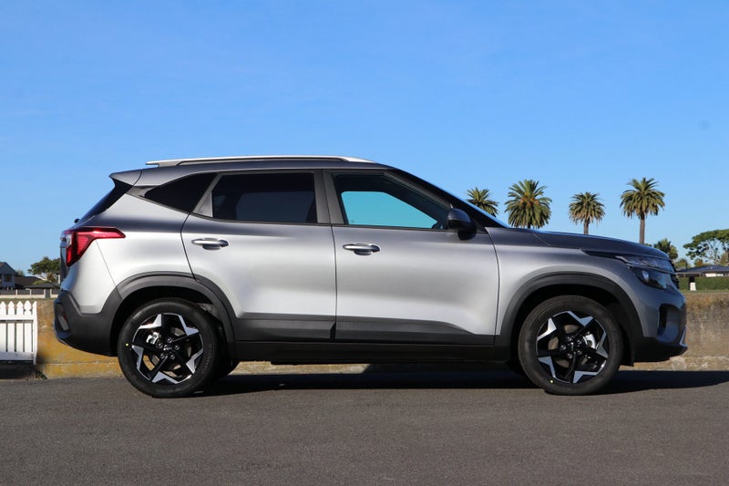 2026 Kia Seltos Lx+ 2.0L DOHC IVT image 3