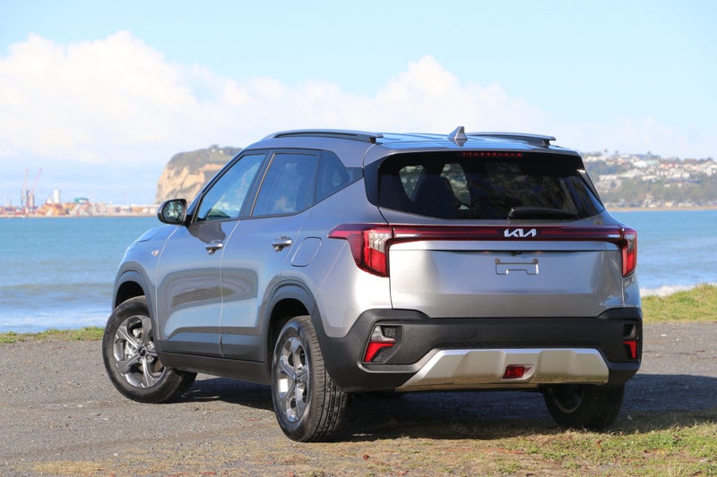 2026 Kia Seltos LX 2.0L DOHC IVT image 2