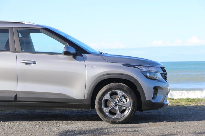 2026 Kia Seltos LX 2.0L DOHC IVT image 4