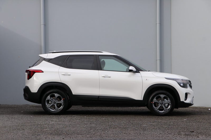 2026 Kia Seltos LX 2.0L DOHC IVT image 3