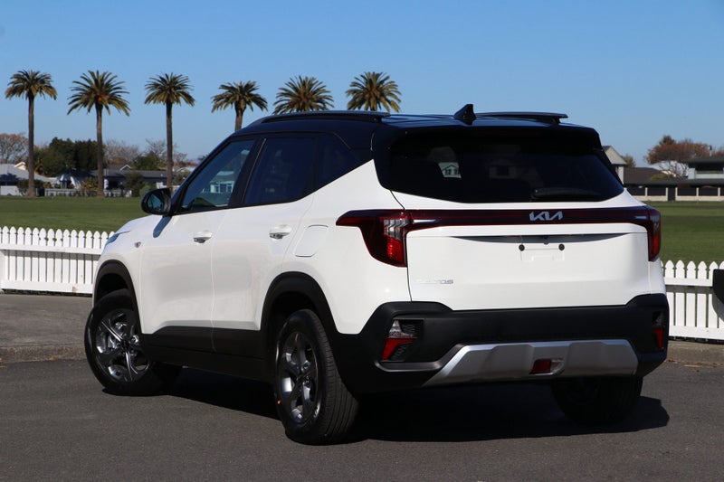 2026 Kia Seltos LX 2.0L DOHC IVT image 2