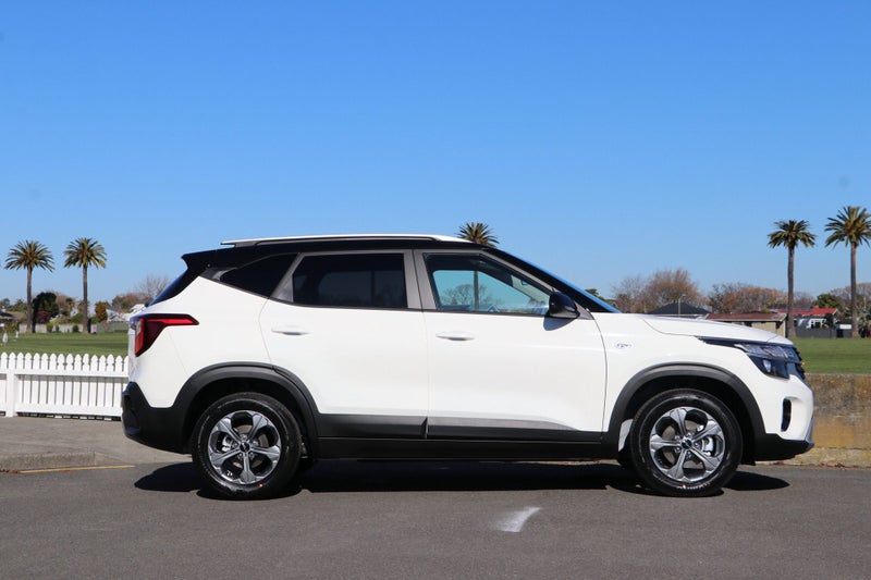 2026 Kia Seltos LX 2.0L DOHC IVT image 3