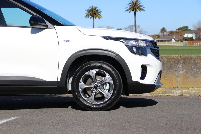 2026 Kia Seltos LX 2.0L DOHC IVT image 4