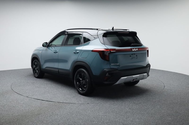 2026 Kia Seltos LX 2.0L DOHC IVT (2-Tone)** image 5