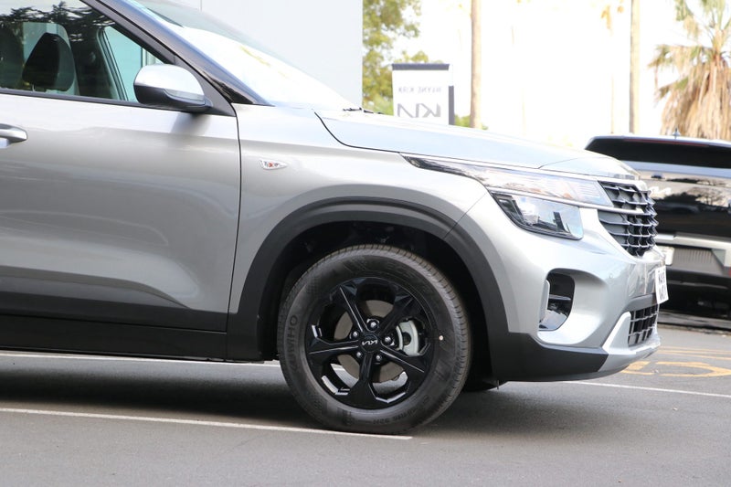 2026 Kia Seltos LX 2.0L DOHC IVT image 4