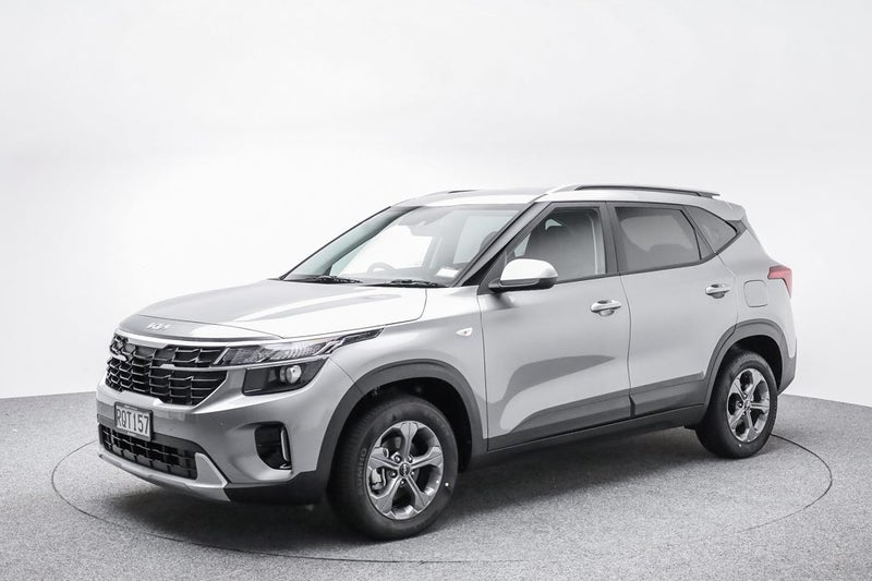2026 Kia Seltos LX 2.0L DOHC IVT image 3