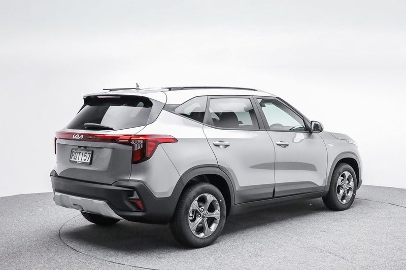 2026 Kia Seltos LX 2.0L DOHC IVT image 4