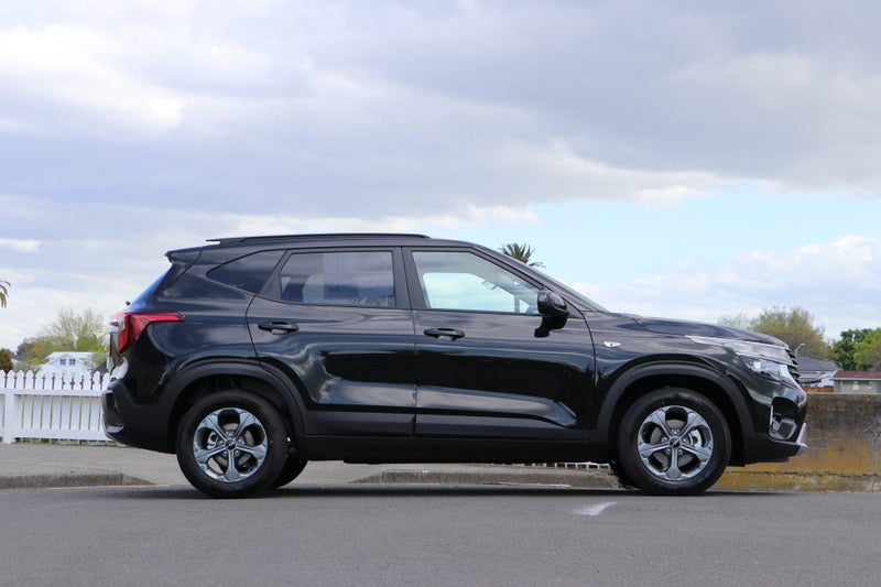 2026 Kia Seltos LX 2.0P image 3