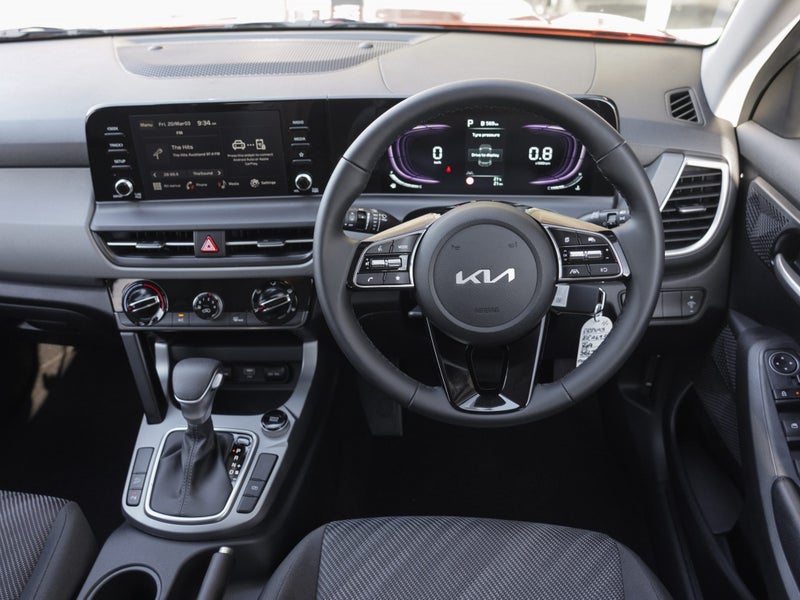 2026 Kia Seltos LX 2.0P image 3