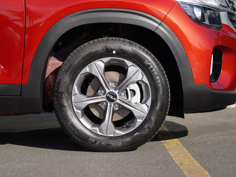 2026 Kia Seltos LX 2.0P image 5