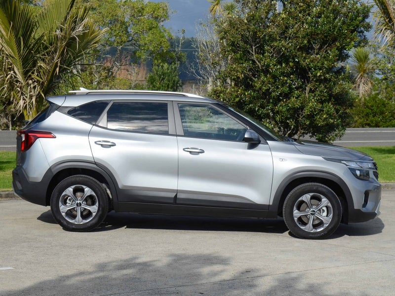2026 Kia Seltos LX 2.0P image 2