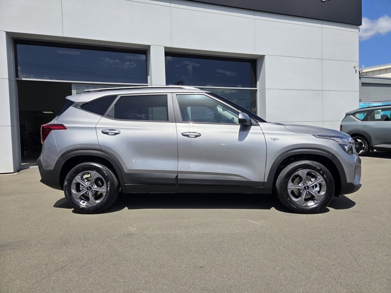 2026 Kia Seltos LX 2.0P image 2