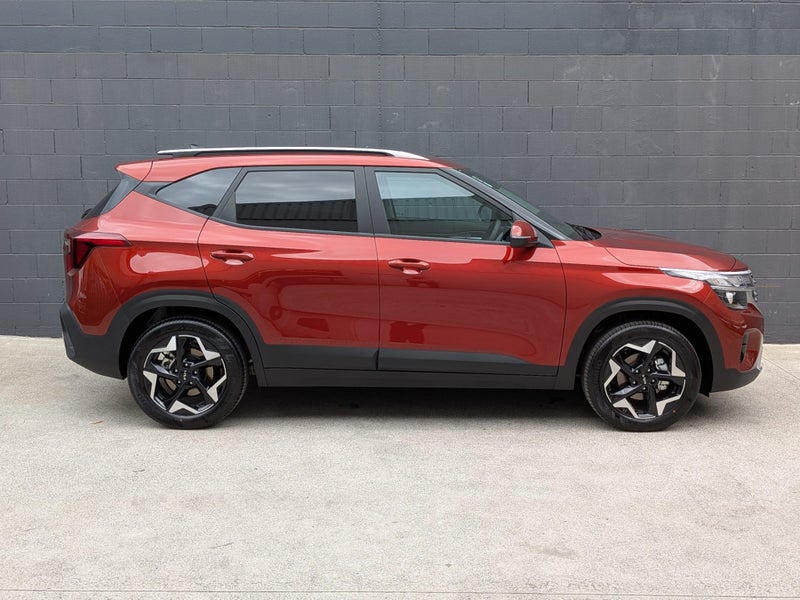 2026 Kia Seltos LX + 2L IVT Auto image 3