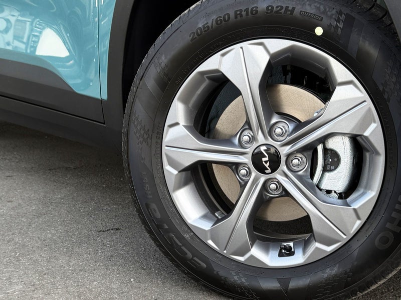 2026 Kia Seltos LX image 2