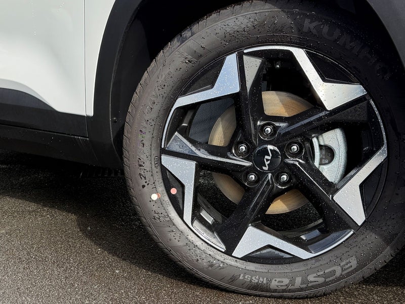 2026 Kia Seltos LX+ image 2