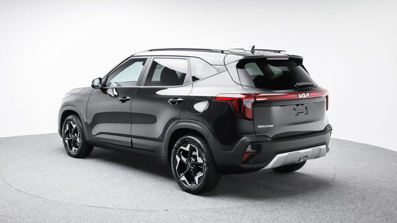 2026 Kia Seltos LX + image 5