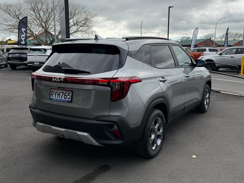 2026 Kia Seltos LX image 4