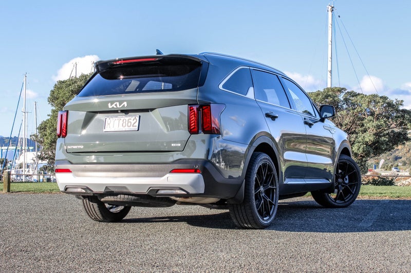 2026 Kia Sorento HEV Earth AWD 1.6PH image 3