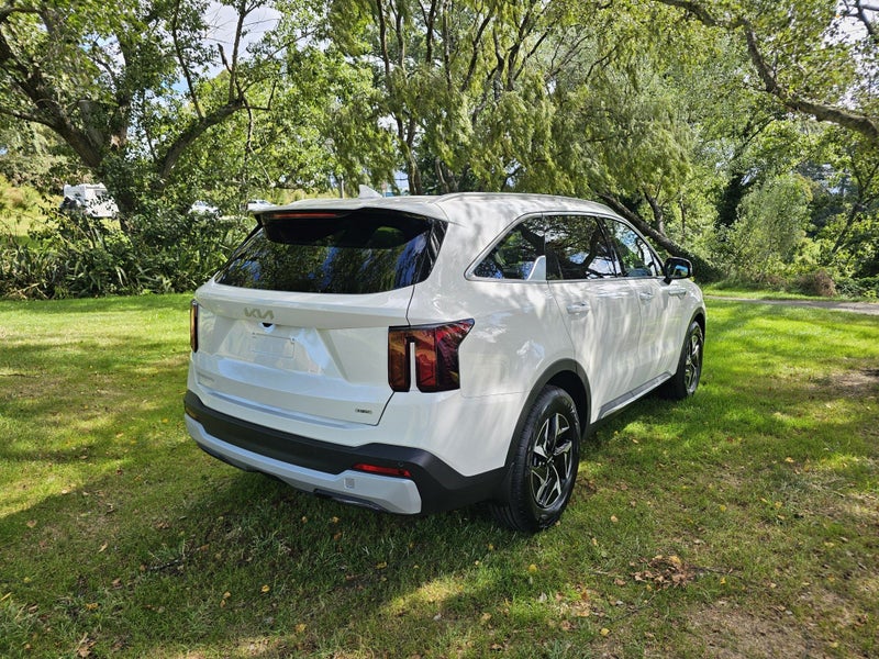 2026 Kia Sorento HEV EARTH AWD 1.6PHT image 3