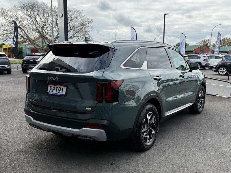 2026 Kia Sorento HEV Earth AWD image 4