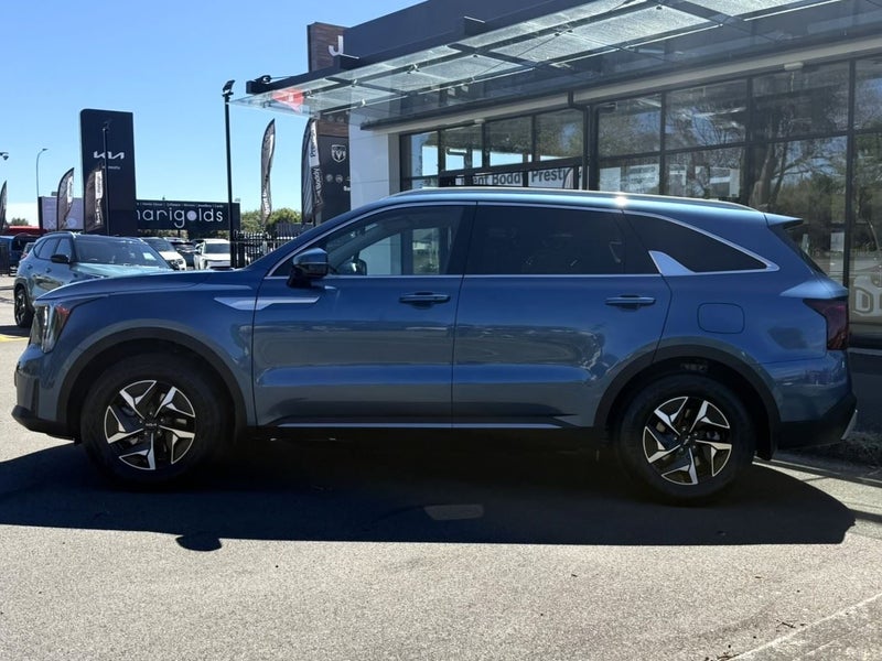 2026 Kia Sorento HEV EARTH AWD image 3