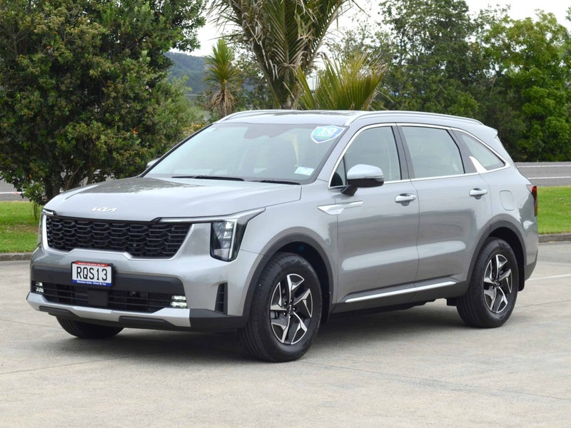 2026 Kia Sorento HEV Light image 4