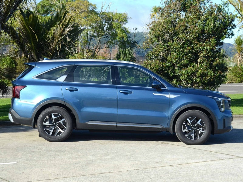 2026 Kia Sorento HEV Light Urban image 4