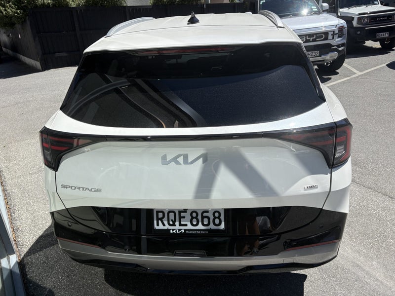 2026 Kia Sportage 1.6T Hybrid Earth AWD image 5