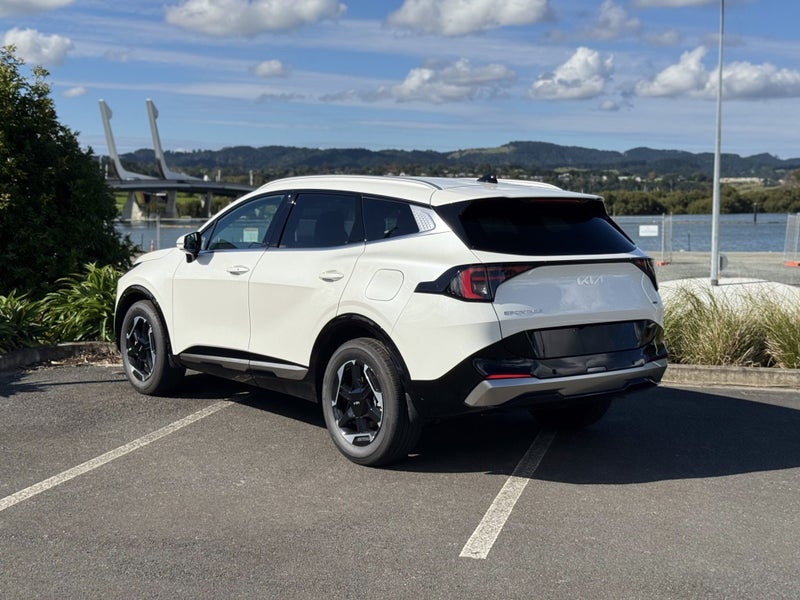 2026 Kia Sportage Earth AWD HEV 1.6 T image 5