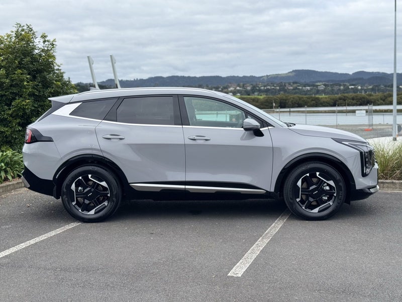 2026 Kia Sportage Earth Hev 1.6 turbo AWD 6 spe... image 2