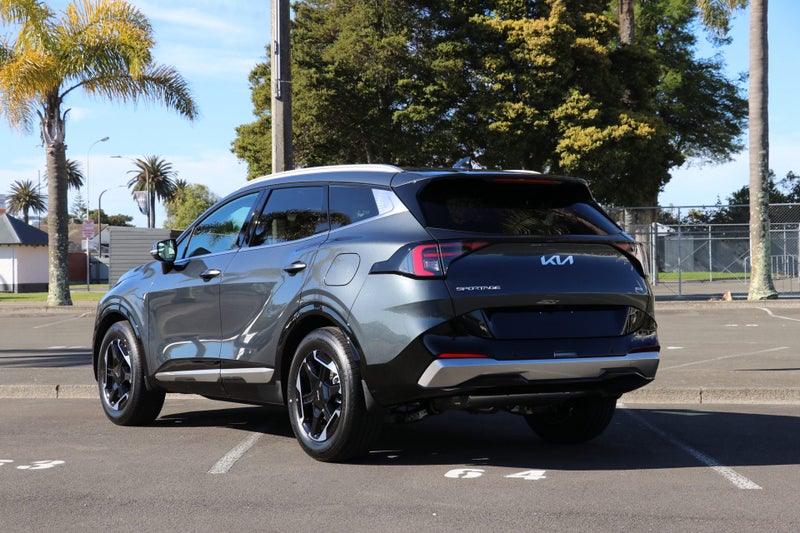 2026 Kia Sportage Earth HEV 2WD image 2