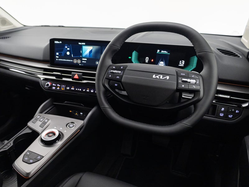 2026 Kia Sportage HEV Earth 2WD image 2