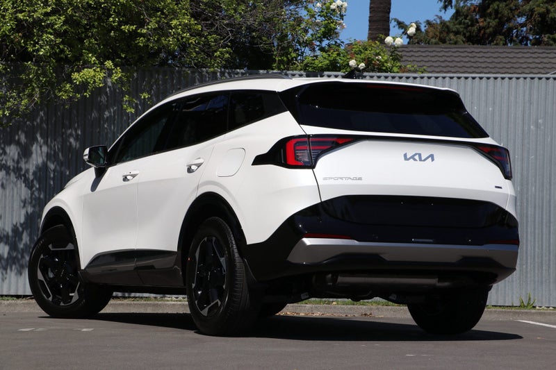 2026 Kia Sportage HEV Earth AWD A/T image 2