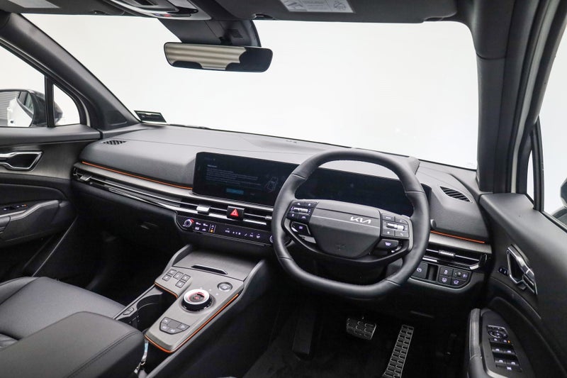 2026 Kia Sportage HEV X-Line AWD image 2