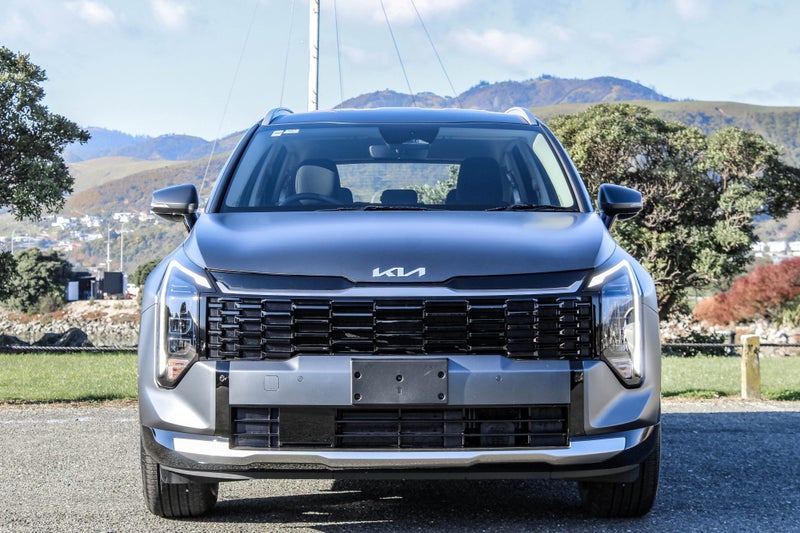 2026 Kia Sportage Light HEV 2WD 1.6PH image 2