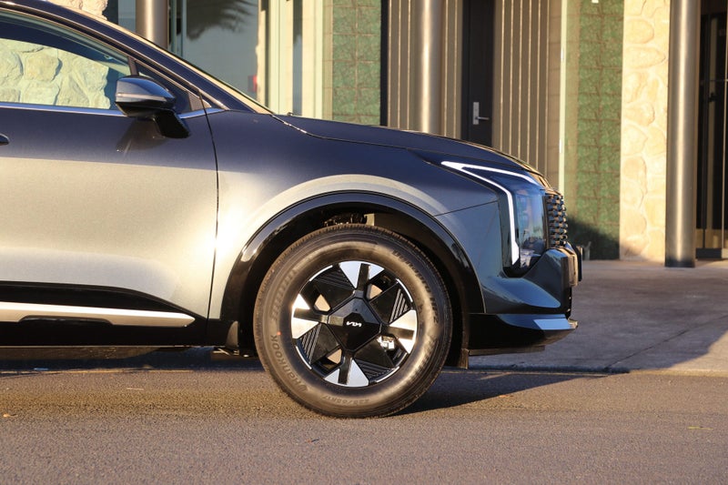 2026 Kia Sportage LIGHT HEV 2WD 1.6PHT image 4