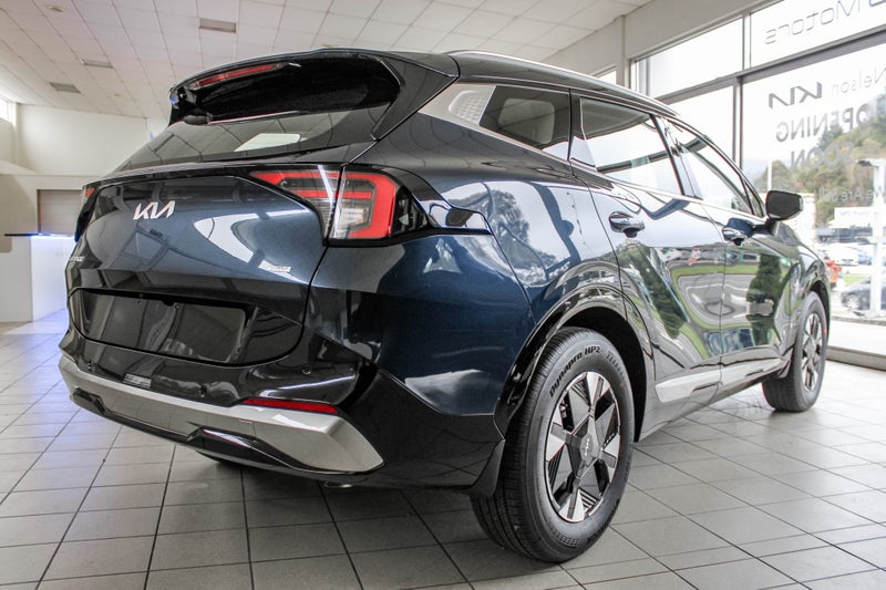 2026 Kia Sportage Light HEV 2WD 1.6PHT image 3