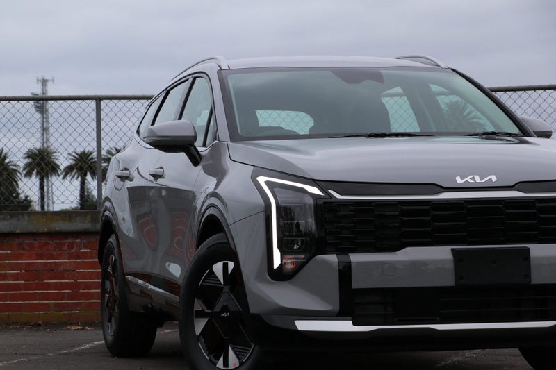 2026 Kia Sportage Light HEV AWD image 4