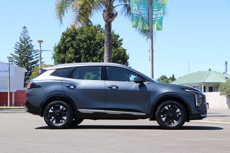 2026 Kia Sportage Light HEV AWD image 3